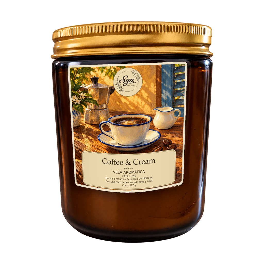 Vela Sya Coffee & Cream de Café Luxe en frasco ámbar sobre fondo transparente.