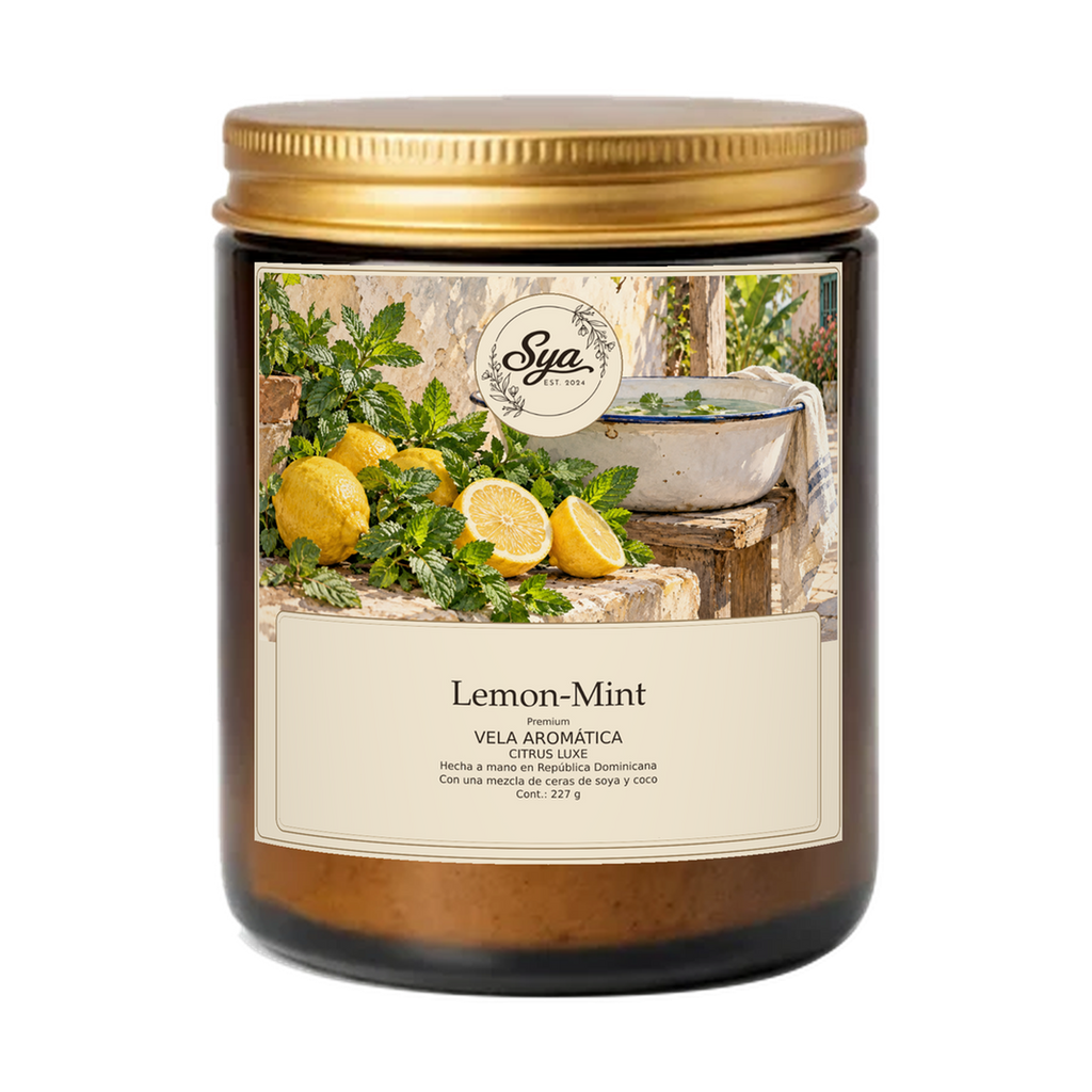 Vela Sya Lemon-Mint de Citrus Luxe en frasco ámbar sobre fondo transparente.