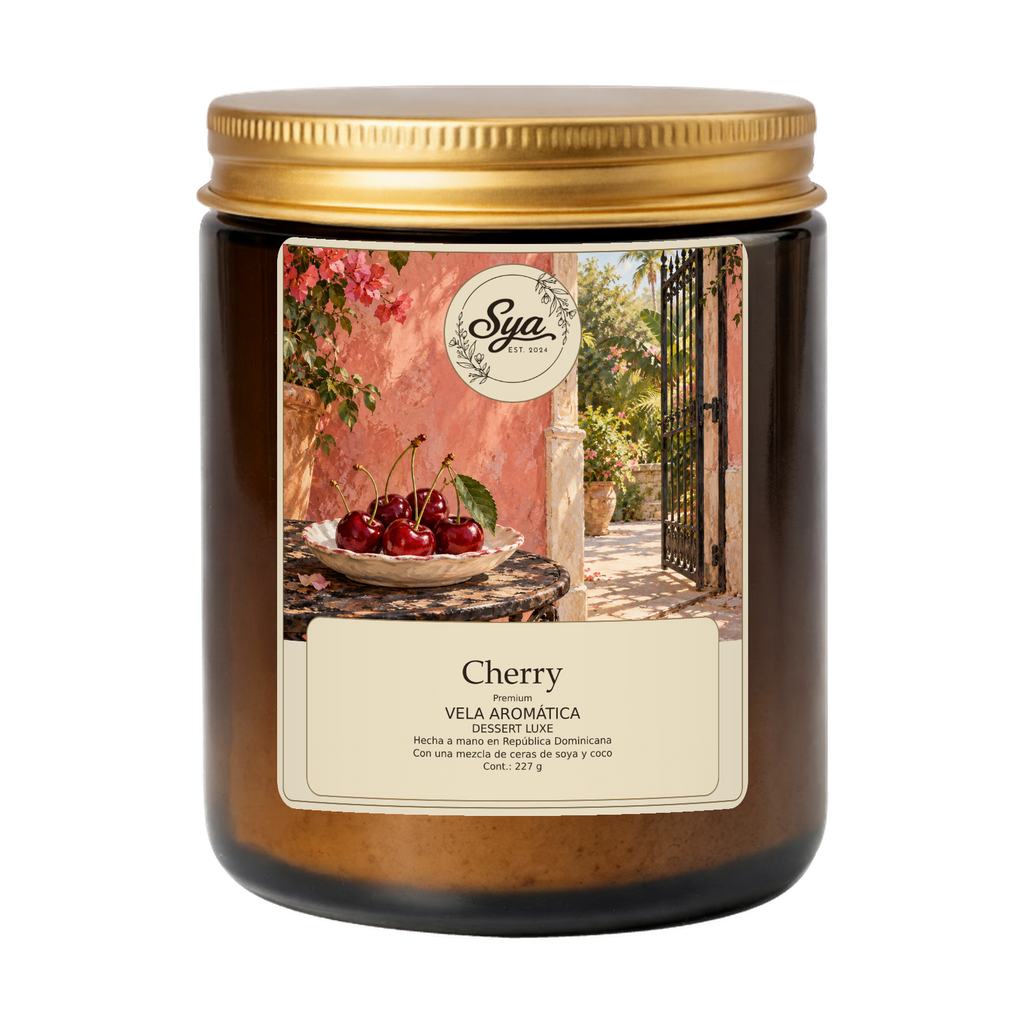 Vela Sya Cherry de Dessert Luxe en frasco ámbar sobre fondo transparente.