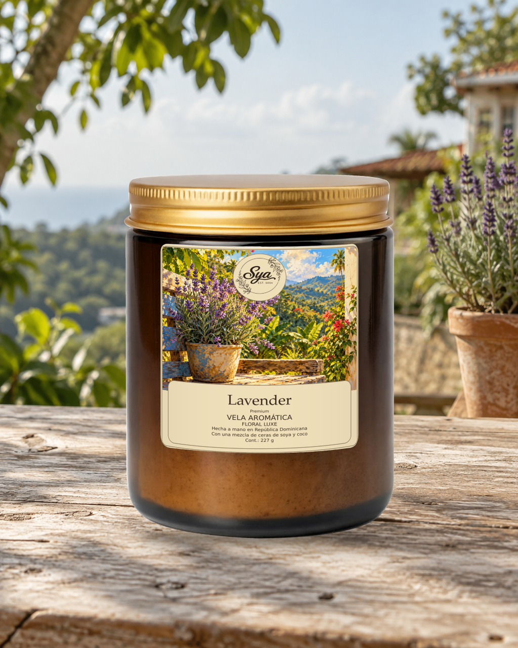 Vela Sya Lavender de Floral Luxe en escena ambiental.